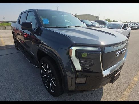 Used 2025 GMC Sierra EV Denali AWD/4WD image 7