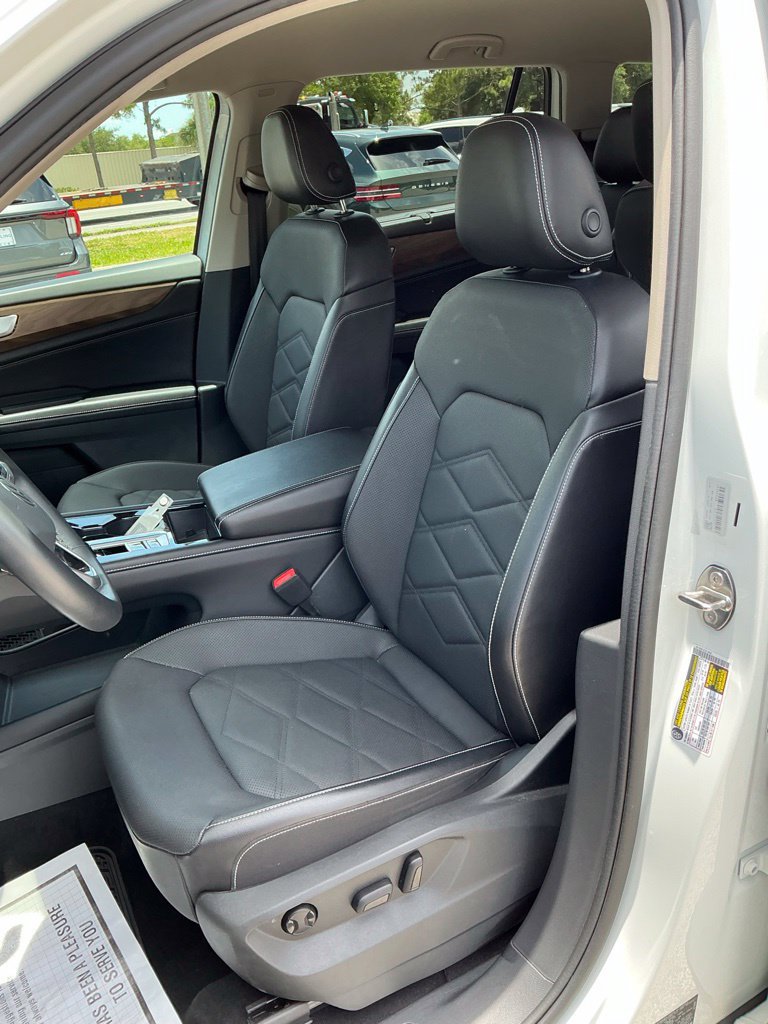 Used 2024 Volkswagen Atlas SE FWD image 37