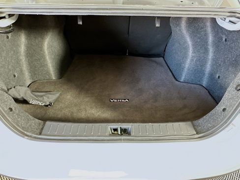 Used 2025 Nissan Versa SR w/ Trunk Package image 27