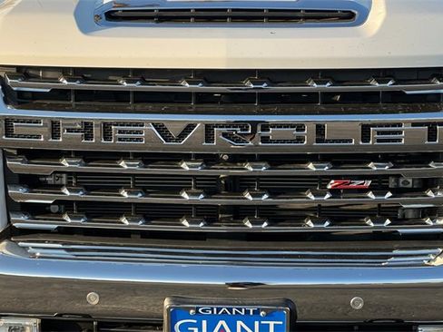 Used 2021 Chevrolet Silverado 2500 LTZ w/ LTZ Premium Package image 39