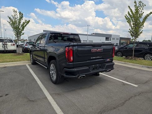 Used 2021 GMC Sierra 1500 Denali w/ Denali Premium Package AWD/4WD image 2