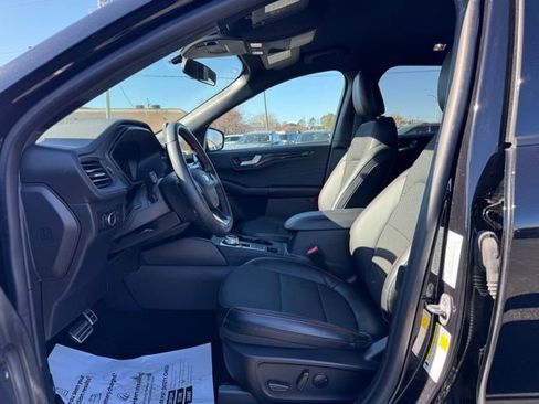Used 2023 Ford Escape ST-Line w/ Tech Pack #1 image 17