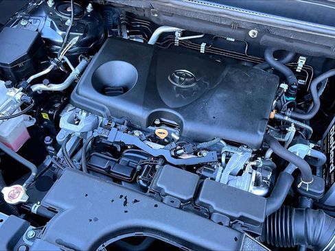 Certified 2020 Toyota RAV4 XLE image 30