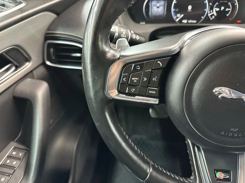 Used 2018 Jaguar F-PACE S image 18