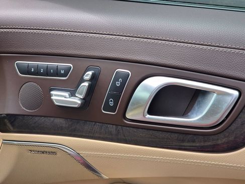 Used 2013 Mercedes-Benz SL 550 image 18