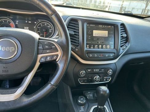 Used 2017 Jeep Cherokee High Altitude w/ Technology Group image 32