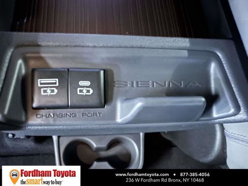 Used 2023 Toyota Sienna XLE image 18