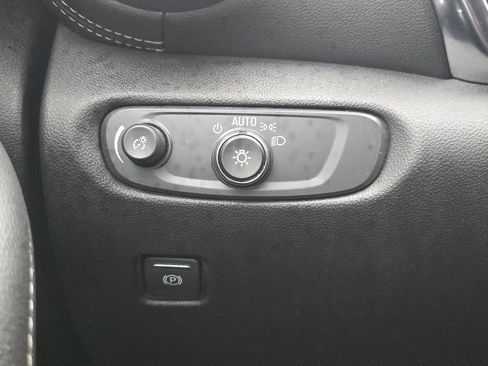 Used 2025 Chevrolet Blazer LT image 25