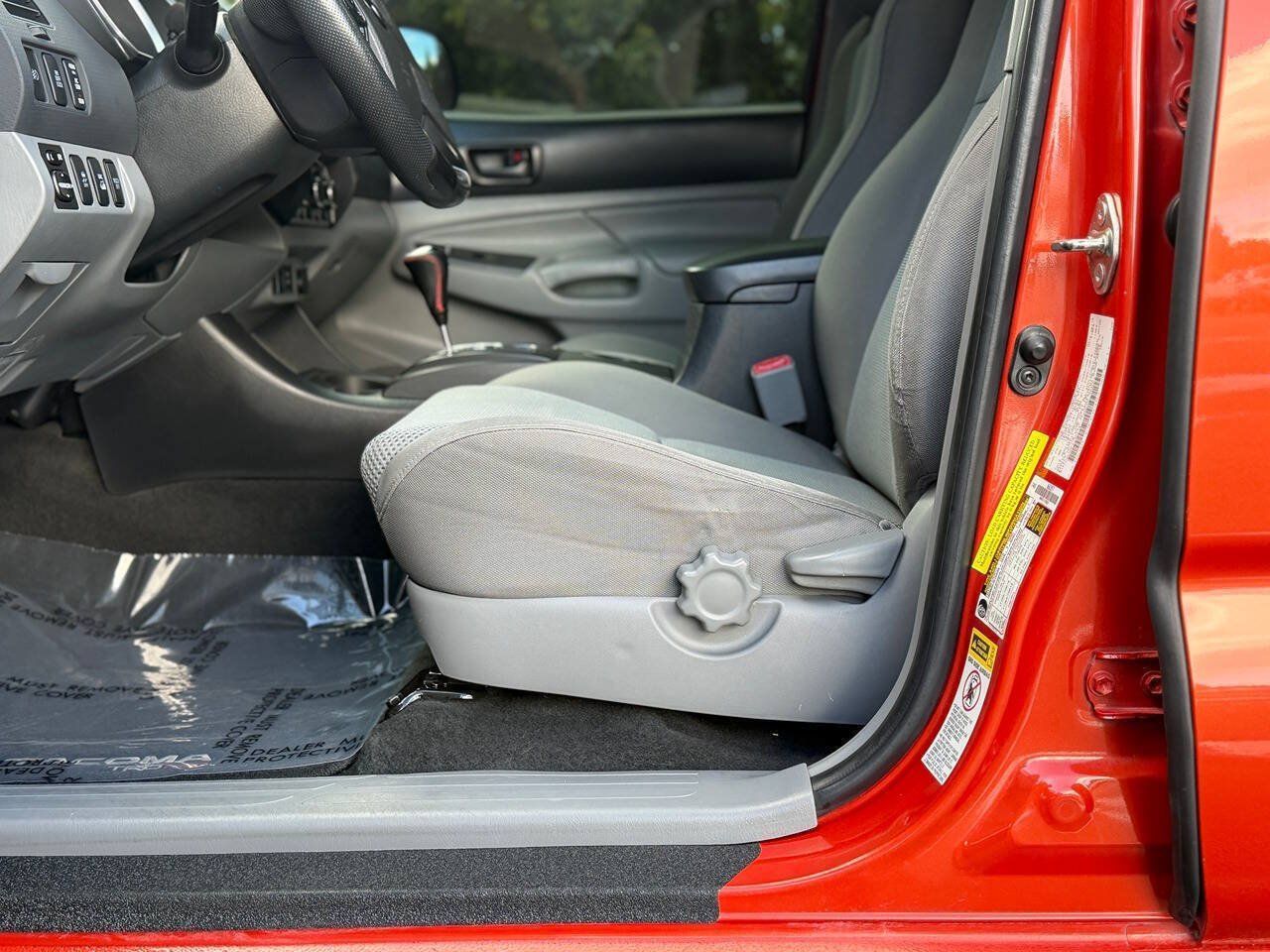 Used 2015 Toyota Tacoma TRD Pro w/ Off Road Towing Package AWD/4WD image 6