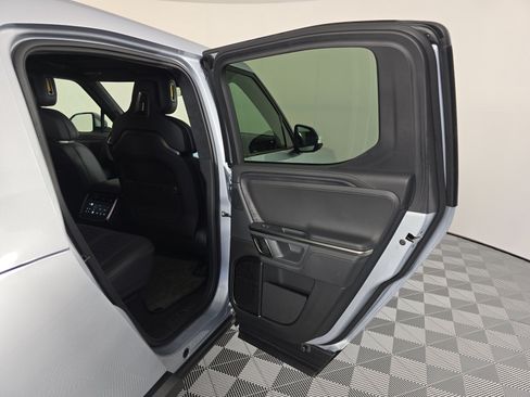 Used 2024 Rivian R1T Adventure Dual AWD/4WD image 16