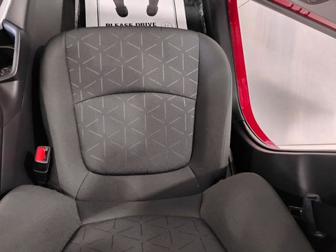 Used 2025 Toyota RAV4 XLE w/ Convenience Package image 69