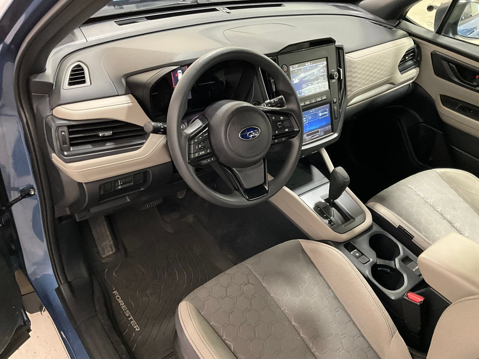 Used 2025 Subaru Forester AWD/4WD image 14