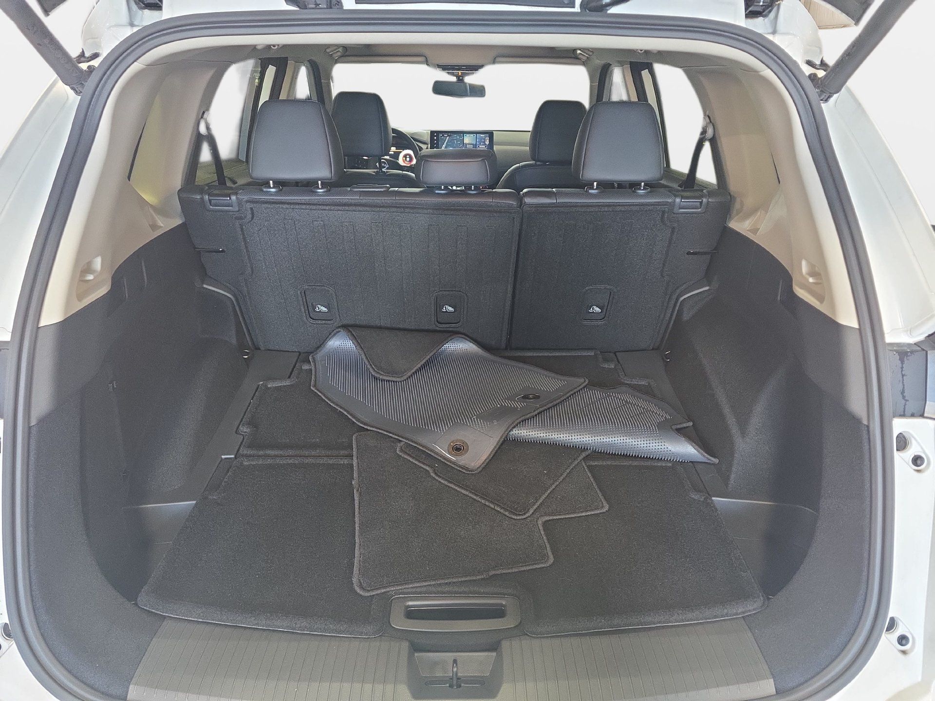 Used 2026 Nissan Rogue Platinum w/ Platinum Premium Package AWD/4WD image 12