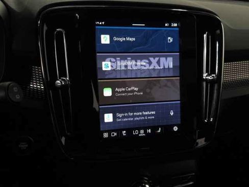 Certified 2025 Volvo XC40 B5 Plus image 26