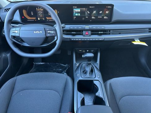 New 2026 Kia K4 LX image 13