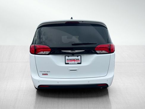 New 2026 Chrysler Voyager LX image 6
