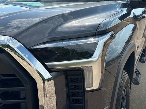 Used 2025 Toyota Tundra SR5 w/ TRD Off-Road Package AWD/4WD image 9