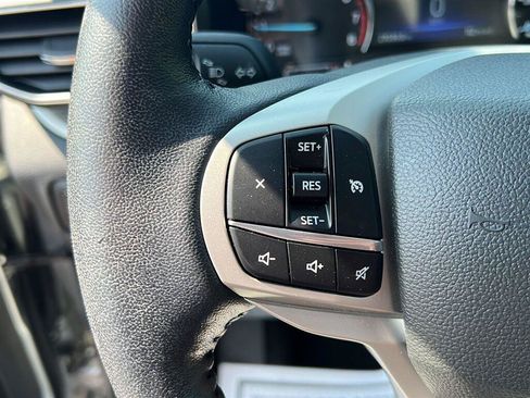 Used 2023 Ford Explorer XLT w/ Equipment Group 202A AWD/4WD image 9