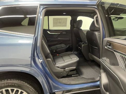 New 2026 GMC Acadia Denali FWD image 15
