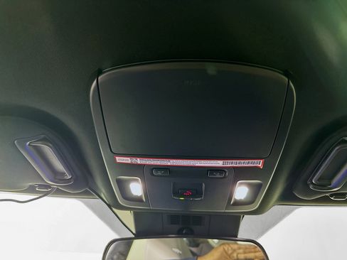 Used 2025 Toyota Camry SE FWD image 18