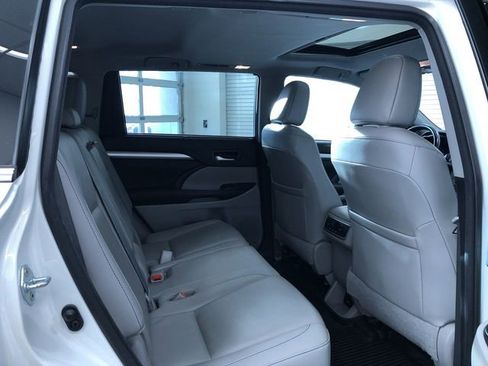 Certified 2017 Toyota Highlander XLE image 23