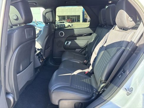 Used 2023 Land Rover Discovery S R-Dynamic image 25