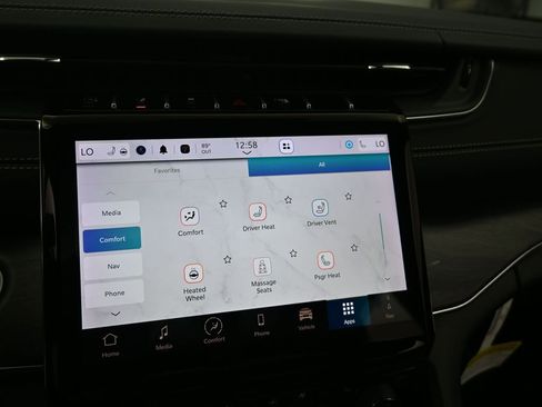 Used 2024 Jeep Grand Cherokee Overland w/ Luxury Tech Group IV image 21