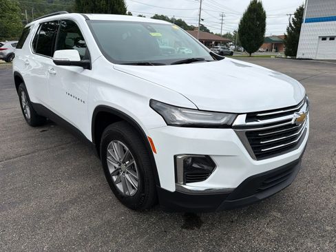 Used 2023 Chevrolet Traverse LT FWD image 7