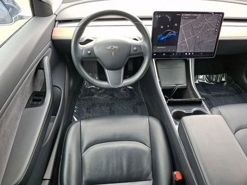 Used 2018 Tesla Model 3 Long Range image 13