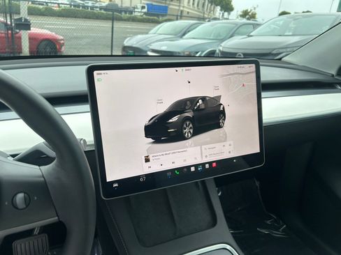 Used 2024 Tesla Model Y Long Range AWD/4WD image 19