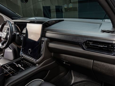 Used 2026 GMC Yukon AT4 Ultimate image 18