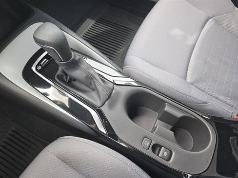 Used 2025 Toyota Corolla SE image 44