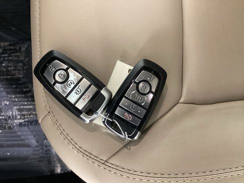 Used 2023 Ford Explorer XLT w/ Equipment Group 202A image 35