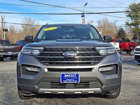 Used 2021 Ford Explorer XLT w/ Equipment Group 202A image 2