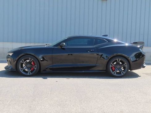 Used 2018 Chevrolet Camaro SS RWD image 6