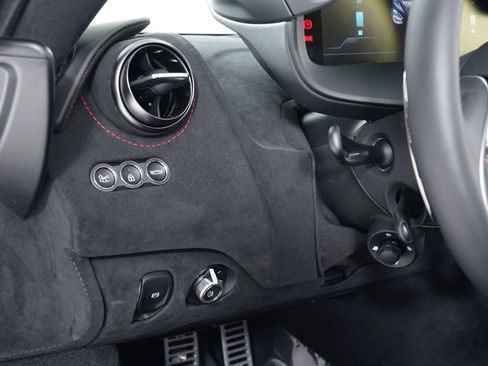 Used 2026 McLaren 750S Spider RWD image 28