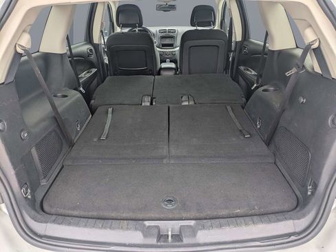 Used 2012 Dodge Journey SXT w/ Popular Equipment Group FWD image 11