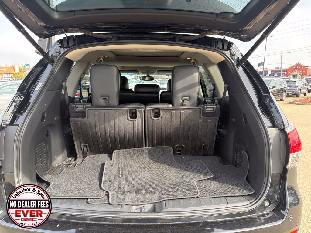 Used 2015 Nissan Pathfinder Platinum w/ Cargo Package FWD image 11