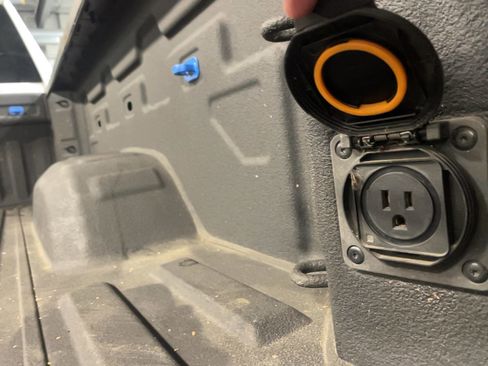 Used 2022 Chevrolet Silverado 2500 Custom w/ Custom Value Package image 22