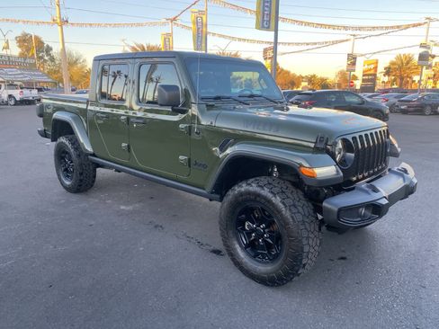 Used 2021 Jeep Gladiator Sport image 3