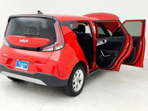 Used 2023 Kia Soul S image 12