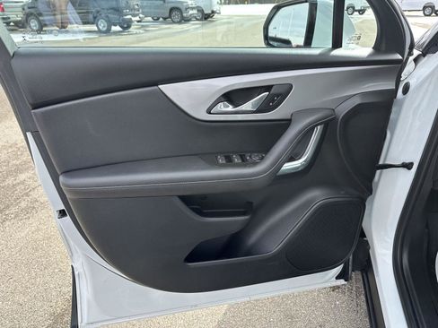 Used 2023 Chevrolet Blazer LT w/ Driver Confidence Package image 12