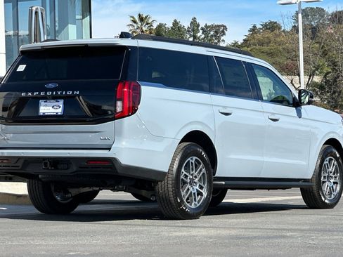 New 2026 Ford Expedition Max Active RWD image 3