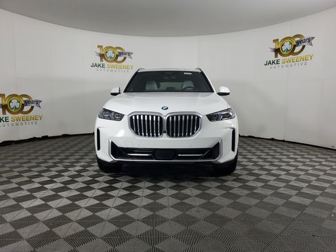 New 2026 BMW X5 xDrive40i w/ Climate Comfort Package image 2