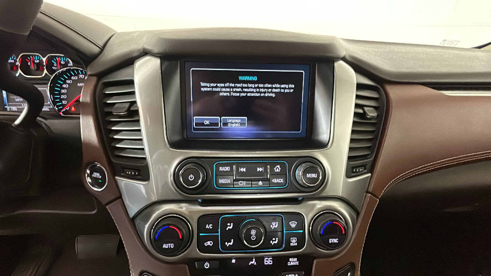 Used 2020 Chevrolet Tahoe Premier AWD/4WD image 28