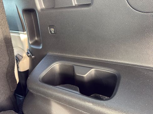 Used 2023 Kia Telluride S w/ S Sunroof Package image 9