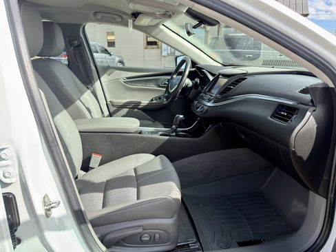 Used 2018 Chevrolet Impala LT image 12