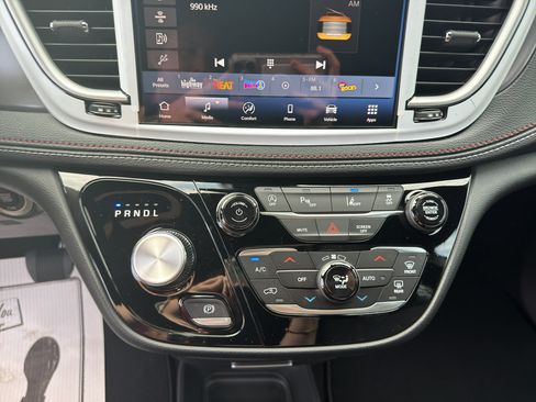 New 2027 Chrysler Pacifica Select FWD image 13