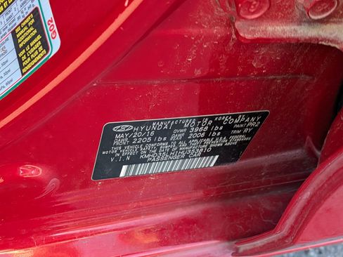 Used 2017 Hyundai Elantra GT image 31