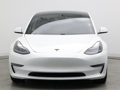 Used 2021 Tesla Model 3 Standard Range Plus RWD image 2